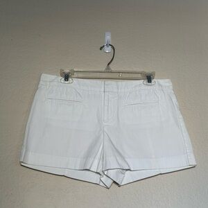 EUC Women's Gap Twill White Shorts Size 6